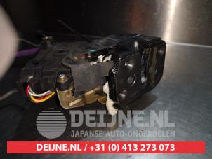 Mazda 323 Türschlossmechanik 4-türig rechts vorne O280643 foto 3