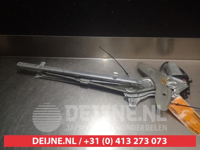 Toyota Picnic Rear door window mechanism 4-door, right O291784
