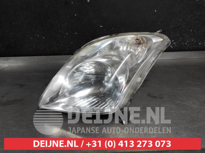 Suzuki Swift Koplamp links O698769