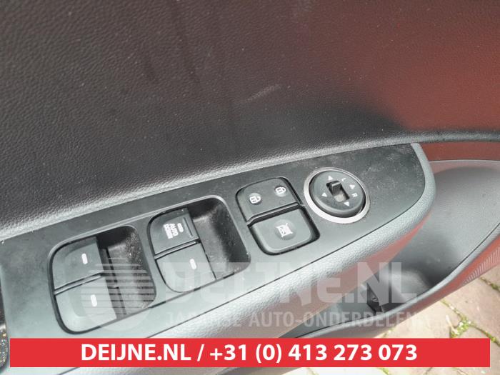 Hyundai I10 Combischakelaar ramen O698821