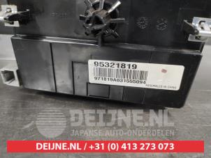Chevrolet Orlando Radiobedienings paneel O698876 foto 2
