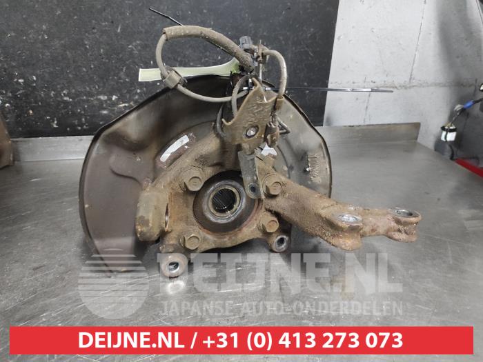 Toyota Prius Plus Achsschenkel links vorne O698934