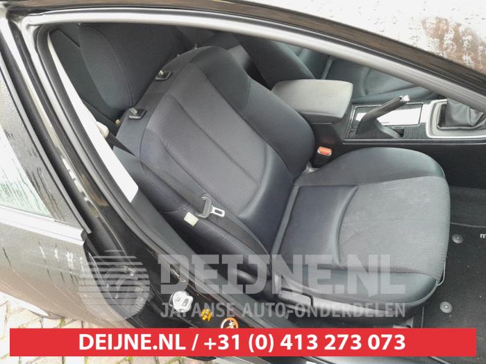 Mazda 6 Stoel rechts O699330