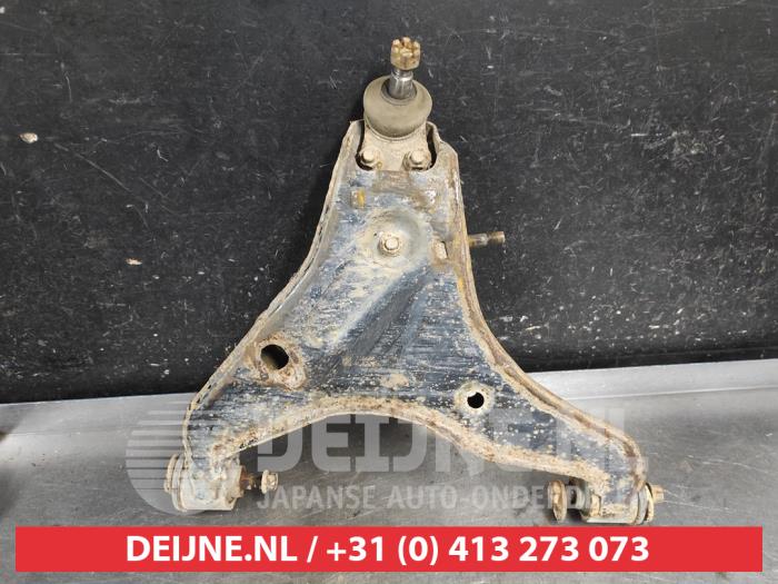 Mitsubishi L200 Querlenker unten rechts vorne O699389