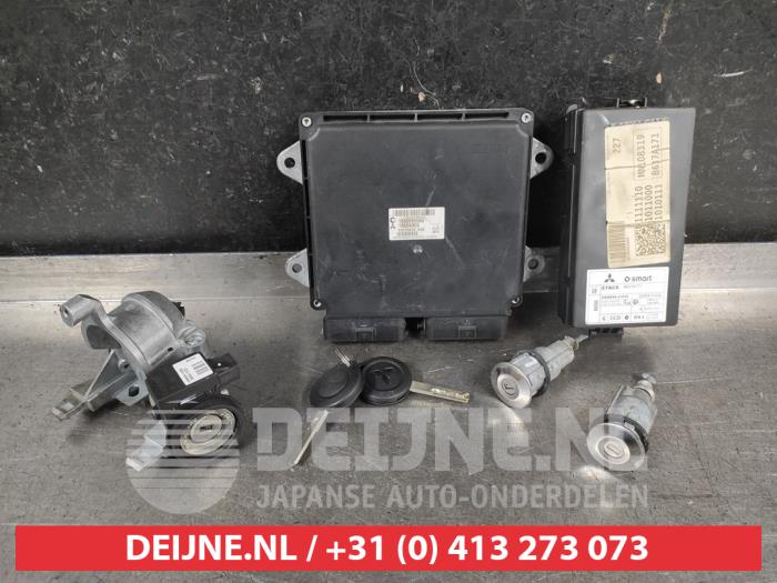 Mitsubishi Colt Kontaktslot+Sleutel O699556