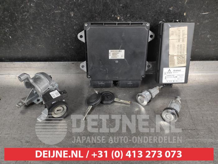 Mitsubishi Colt Slotenset Cilinder (compleet) O699557