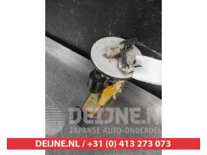 Gebruikte Tank element Pomp Toyota Camry (SXV/VCV20) 2.2i 16V Prijs € 50,00 Margeregeling aangeboden door V.Deijne Jap.Auto-onderdelen BV