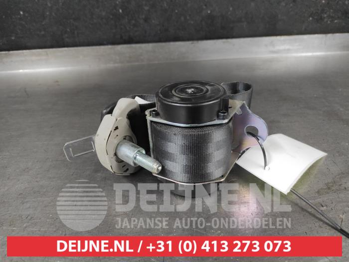 Toyota Verso Rear seatbelt, left O699578