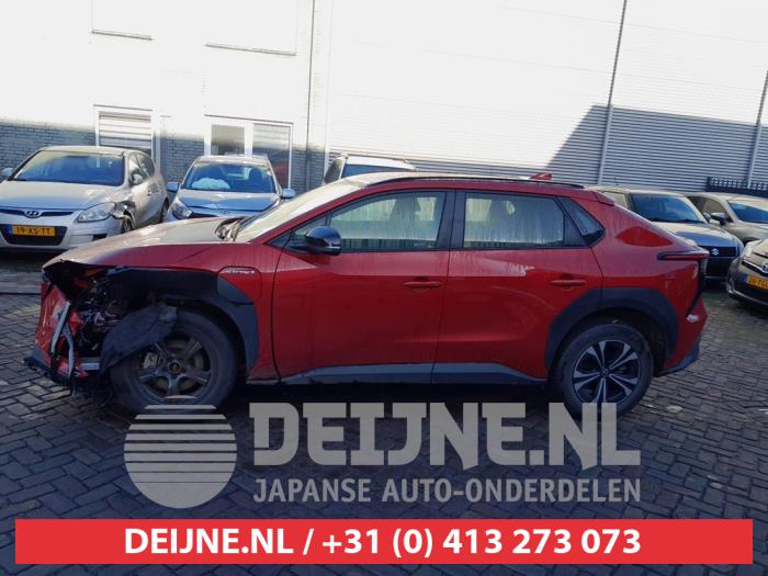 Toyota bZ4X Türscheibe 4-türig links vorne O699595