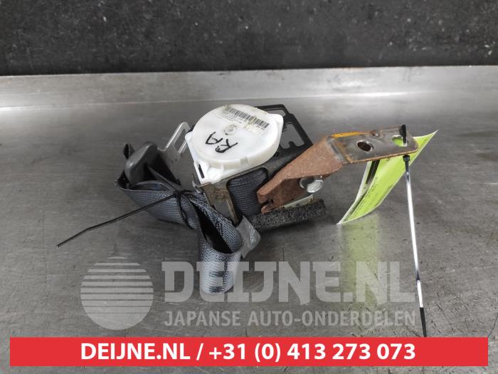 Suzuki SX-4 Rear seatbelt, right O699640