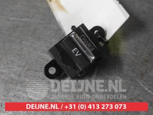 Gebruikte Schakelaar (diversen) Mazda MX-30 e-SkyActiv R-EV 170 Prijs op aanvraag aangeboden door V.Deijne Jap.Auto-onderdelen BV