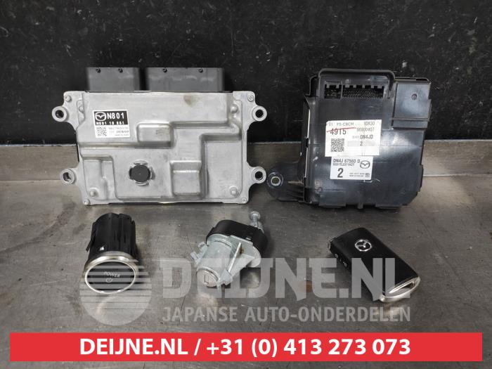 Gebruikte Computer Motormanagement Mazda MX-30 e-SkyActiv R-EV 170 Prijs € 300,00 Margeregeling aangeboden door V.Deijne Jap.Auto-onderdelen BV