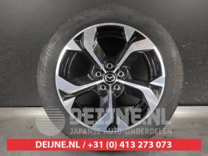 Gebruikte Velg + Band Mazda MX-30 e-SkyActiv R-EV 170 Prijs € 150,00 Margeregeling aangeboden door V.Deijne Jap.Auto-onderdelen BV