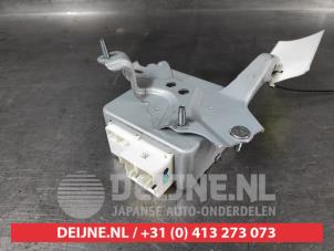 Gebruikte Stuurbekrachtiging Computer Toyota Yaris II (P9) 1.3 16V VVT-i Prijs op aanvraag aangeboden door V.Deijne Jap.Auto-onderdelen BV