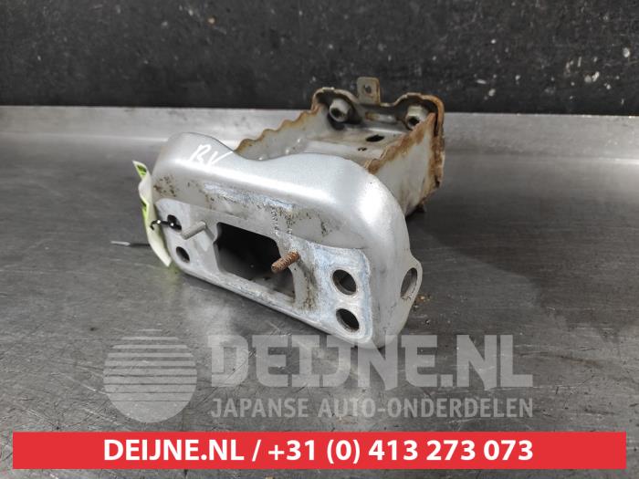Toyota Yaris Stoßstangenstütze rechts vorne O700030