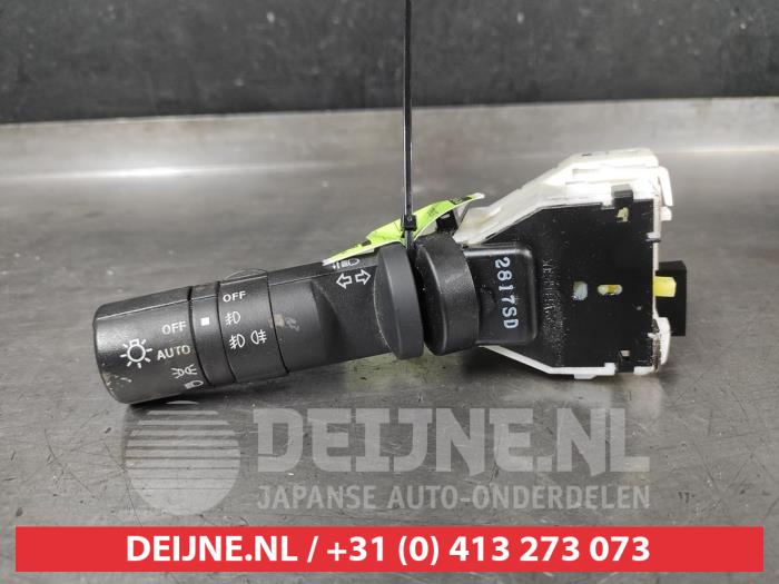 Nissan Qashqai+2 Licht Schalter O700057