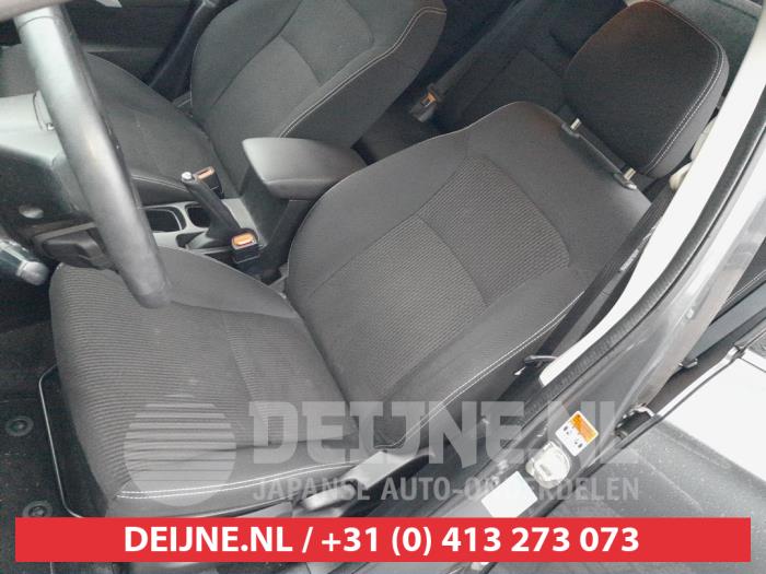 Suzuki SX-4 Stoel links O700135