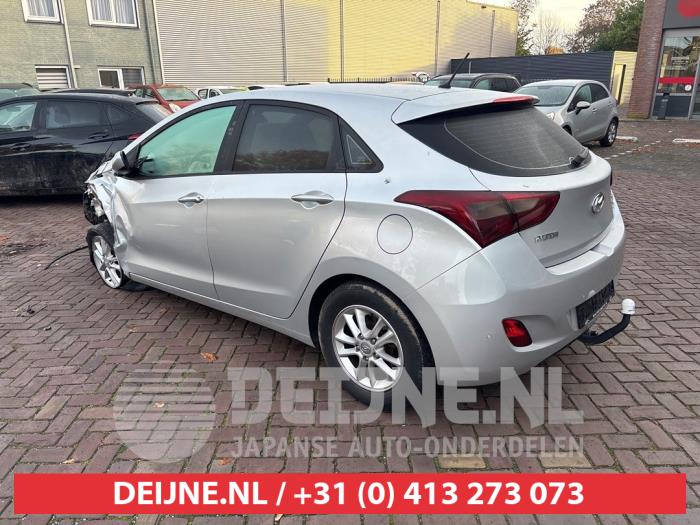 Hyundai I30 Tailgate reflector, left O700178