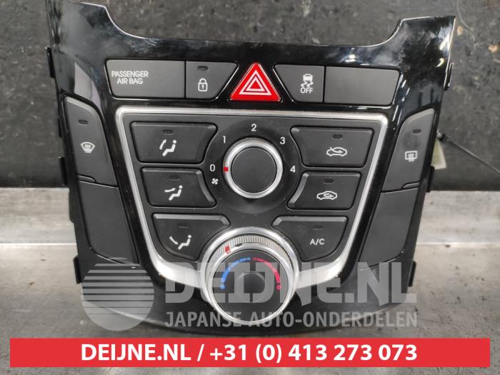 Hyundai I30 Heater control panel O700193