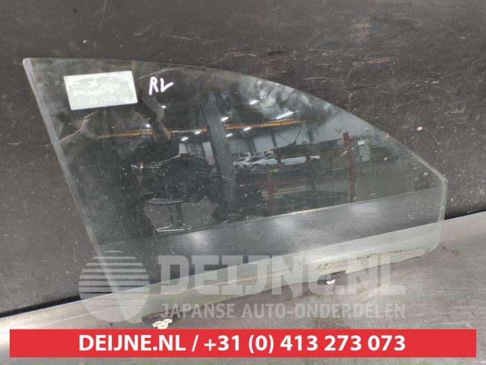 Toyota Yaris Türscheibe 4-türig rechts vorne O700229