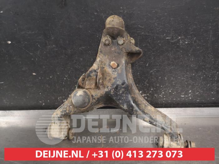 Mitsubishi Pajero Querlenker unten links vorne O700249