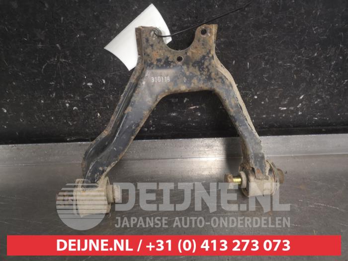Mitsubishi Pajero Querlenker oben rechts vorne O700251