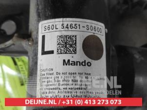 Hyundai I30 Stoßdämpferstrebe links vorne O700289 foto 2