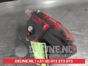 Hyundai I30 Bremszange links vorne O700297 foto 3
