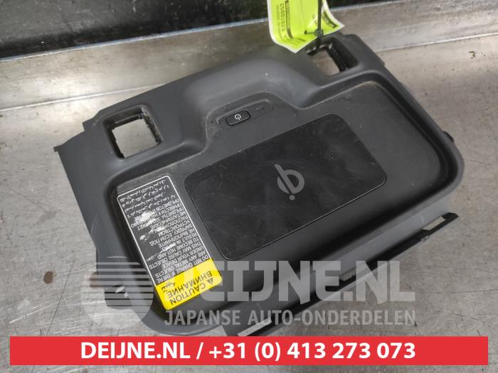 Toyota Corolla Wireless charger O700497