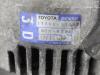 Dynamo van een Toyota RAV4 (A2) 2.0 16V VVT-i 4x4 2002