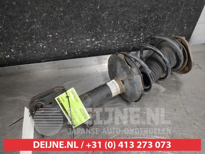 Toyota Avensis Stoßdämpferstrebe rechts vorne O700675