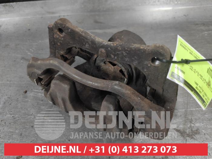 Toyota Avensis Remklauw (Tang) links-voor O700678