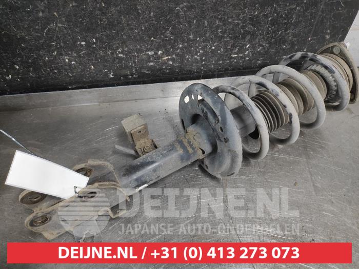 Mazda CX-5 Stoßdämpferstrebe rechts vorne O700728