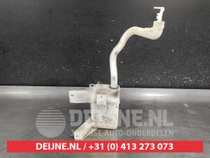 Suzuki Swift Front windscreen washer reservoir O700832 photo 2