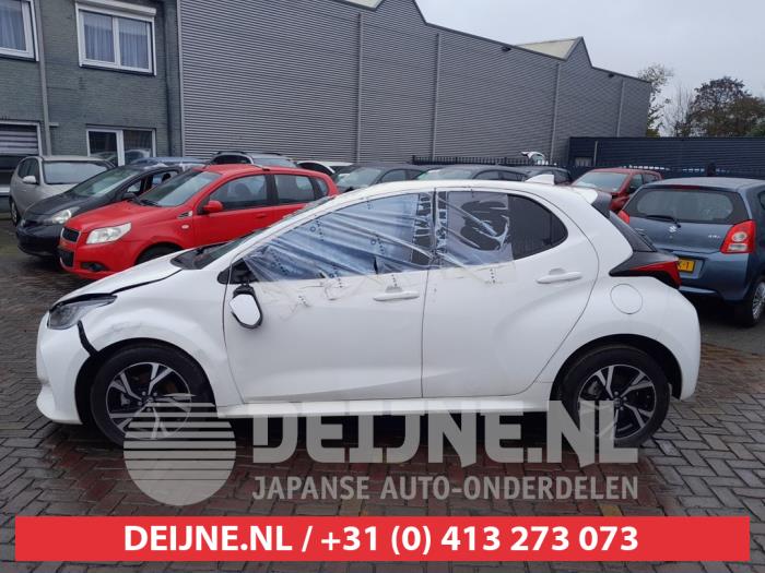 Toyota Yaris Türscheibe 4-türig links hinten O700842