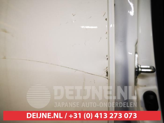 Toyota Yaris Tür 4-türig rechts hinten O700849