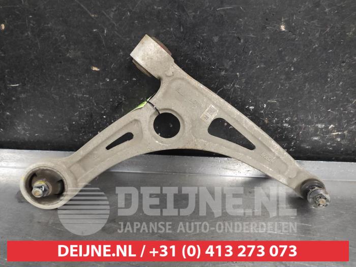 Hyundai Kona Front lower wishbone, right O700962