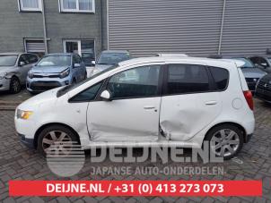 Mitsubishi Colt Zijskirt links O701021 foto 2