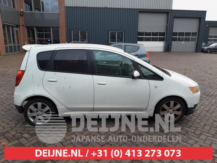 Mitsubishi Colt Extra Ruit 4Deurs rechts-achter O701024