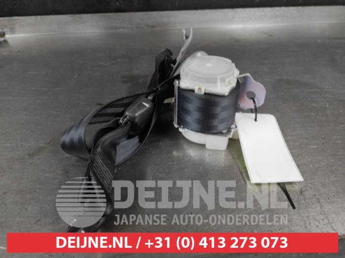 Toyota Yaris Sicherheitsgurt Mitte hinten O701119