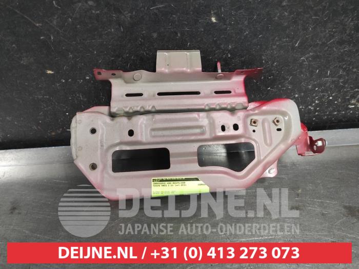 Toyota Yaris Carrosserie Hoek rechts-voor O701123