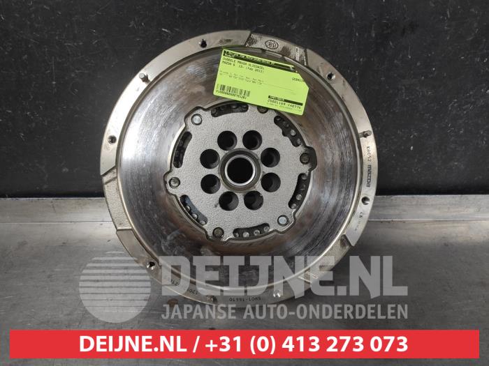 Gebruikte Vliegwiel dubbele massa Mazda 6 SportBreak (GJ/GH/GL) 2.2 SkyActiv-D 175 16V Prijs € 100,00 Margeregeling aangeboden door V.Deijne Jap.Auto-onderdelen BV