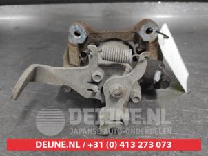 Mazda 6 Remklauw (Tang) links-achter O701267 foto 2