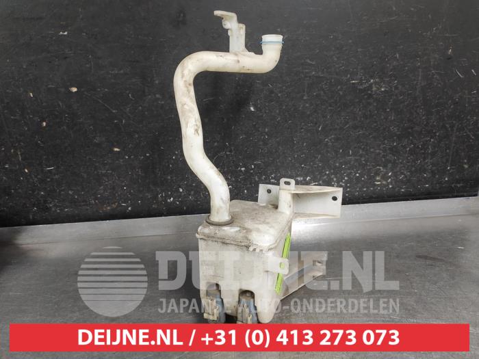 Suzuki Swift Ruitensproeiertank voor O701290