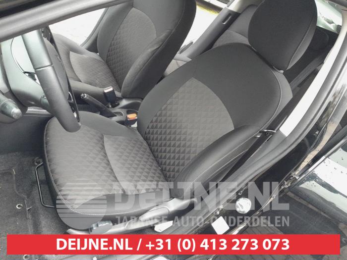Mitsubishi Space Star Stoel links O701385