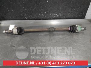 Gebruikte Aandrijfas rechts-voor Mitsubishi ASX 1.6 MIVEC 16V Prijs € 75,00 Margeregeling aangeboden door V.Deijne Jap.Auto-onderdelen BV