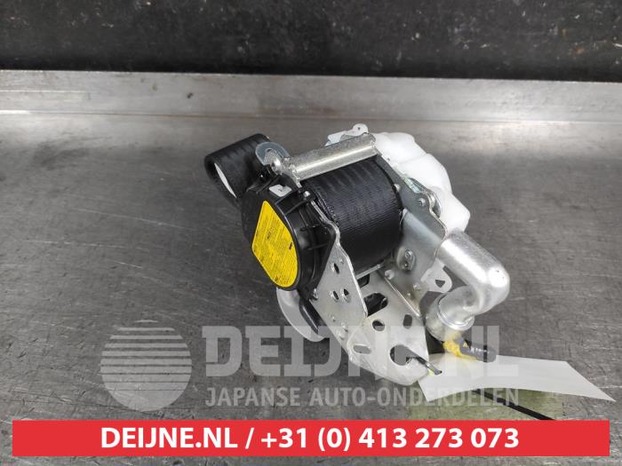 Toyota Prius Plus Front seatbelt, left O701612