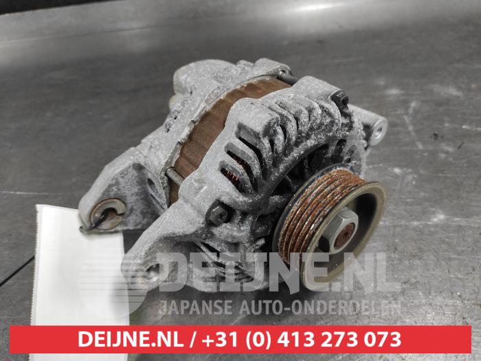 Gebruikte Dynamo Mitsubishi Colt (Z2/Z3) 1.3 16V Prijs € 25,00 Margeregeling aangeboden door V.Deijne Jap.Auto-onderdelen BV