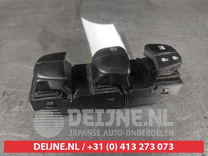 Nissan Qashqai Combischakelaar ramen O701908