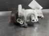 Aircopomp van een Nissan Micra (K13), 2010 / 2016 1.2 12V DIG-S, Hatchback, Benzine, 1.198cc, 72kW (98pk), FWD, HR12DDR, 2011-03 / 2015-10, K13B 2011